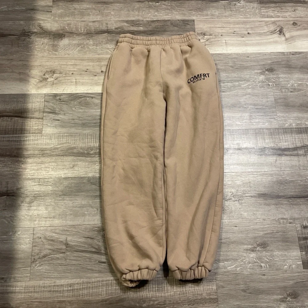 Tan comfrt sweatpants - Picture 1 of 3